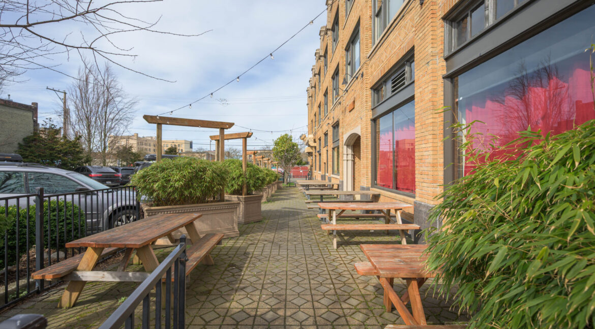 1327 N State St Bellingham-0876