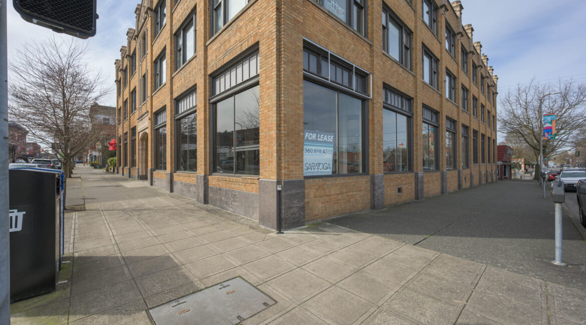 1327 N State St Bellingham-0886