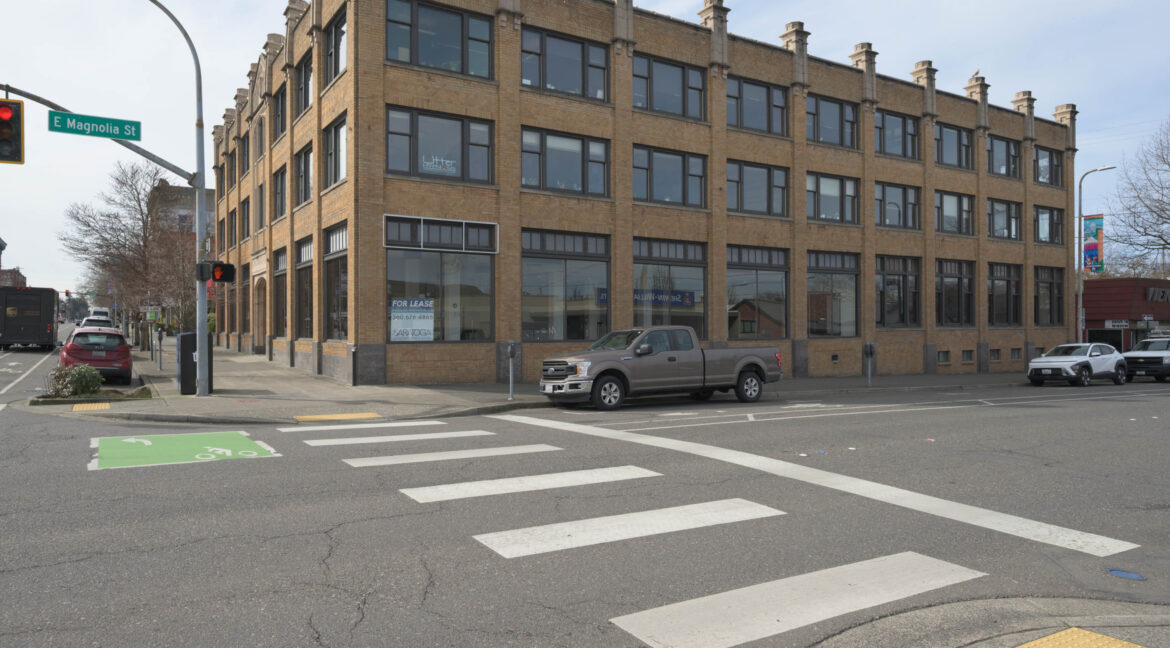 1327 N State St Bellingham-0891